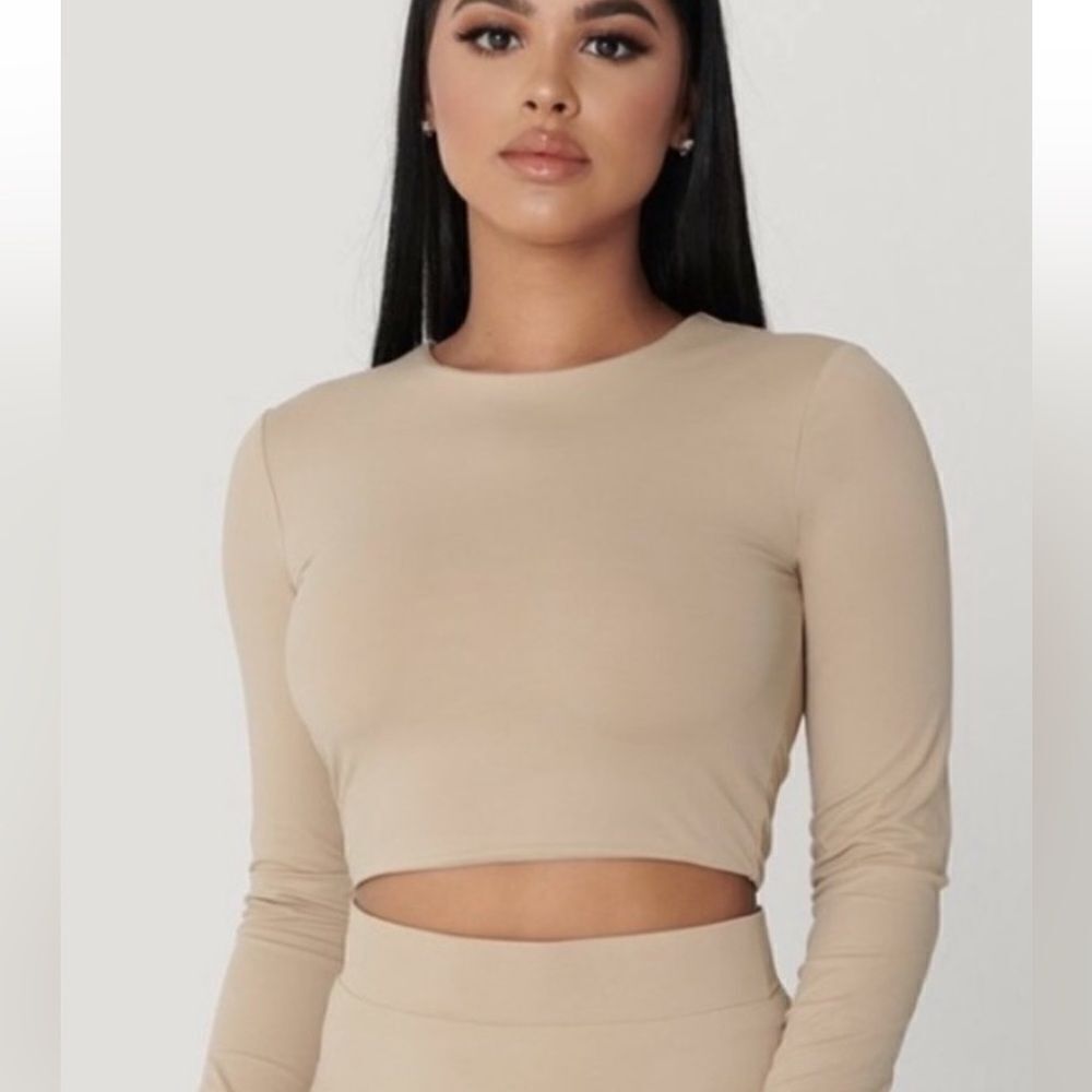 MESHKI Emely Long Sleeve Crop Top Color Almond NEW with tag